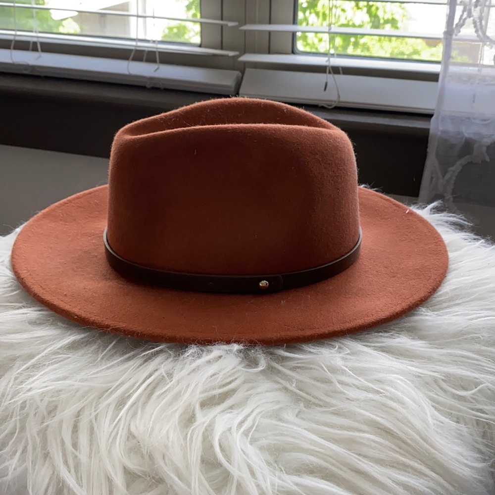 Hat - altard state
